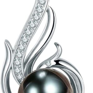 Classic Pearl Studs